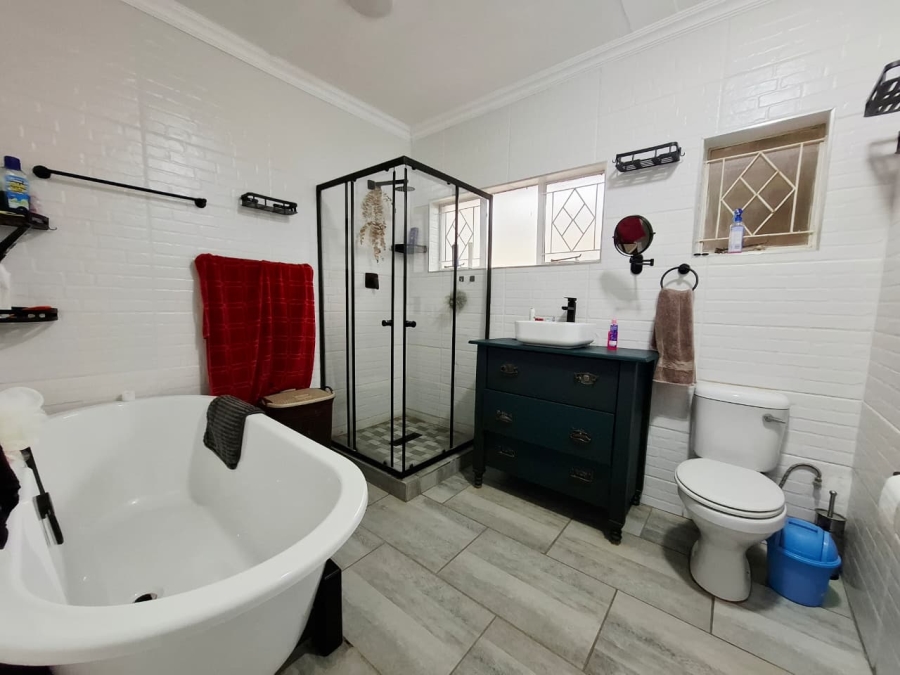 4 Bedroom Property for Sale in Uitsig Free State